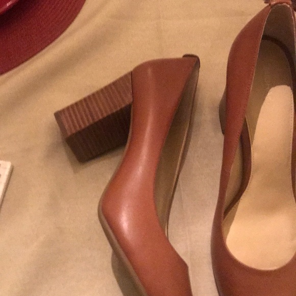 Shoes - Picture 3 of 4